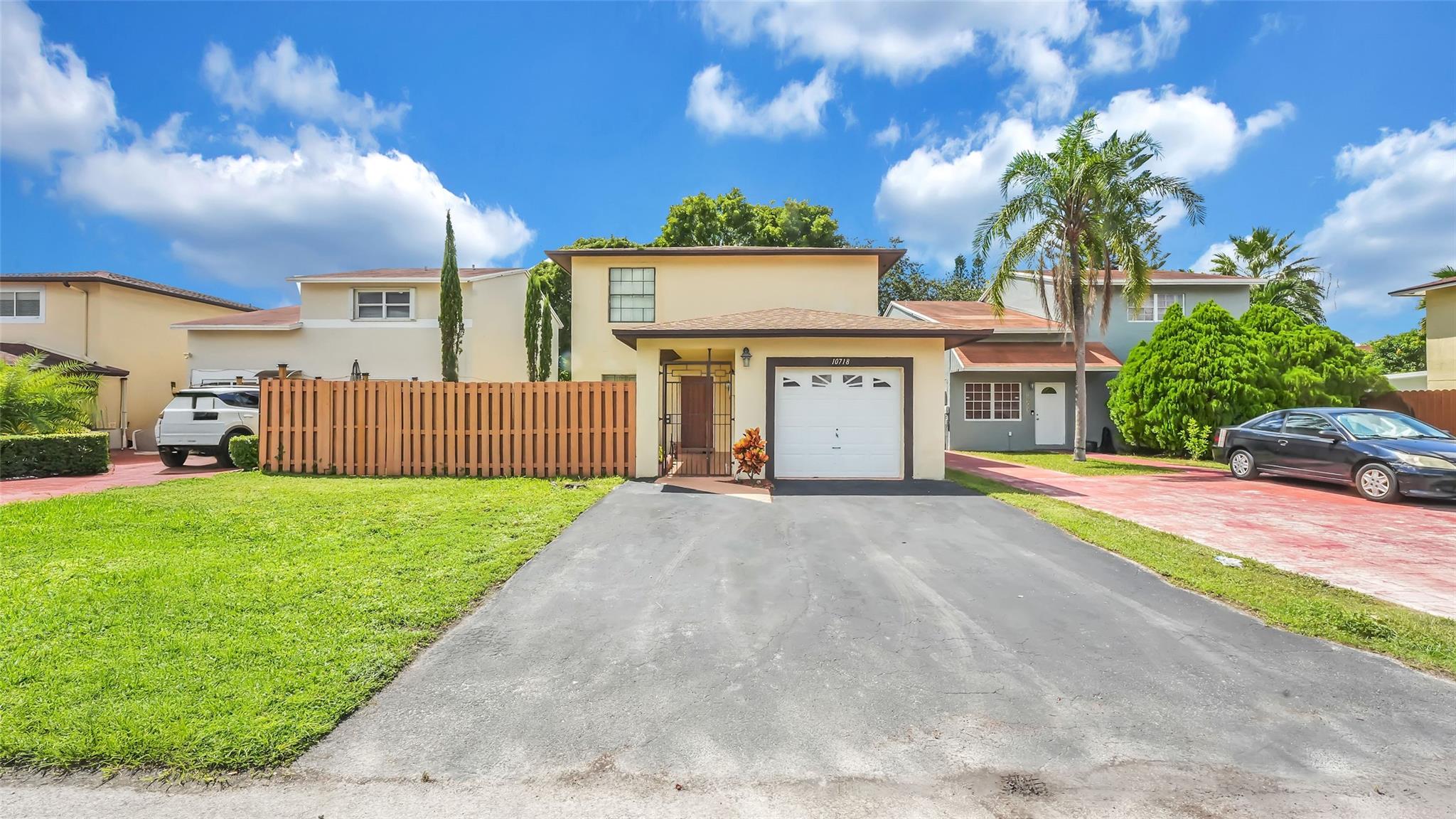 Juniper At  The  Hammocks