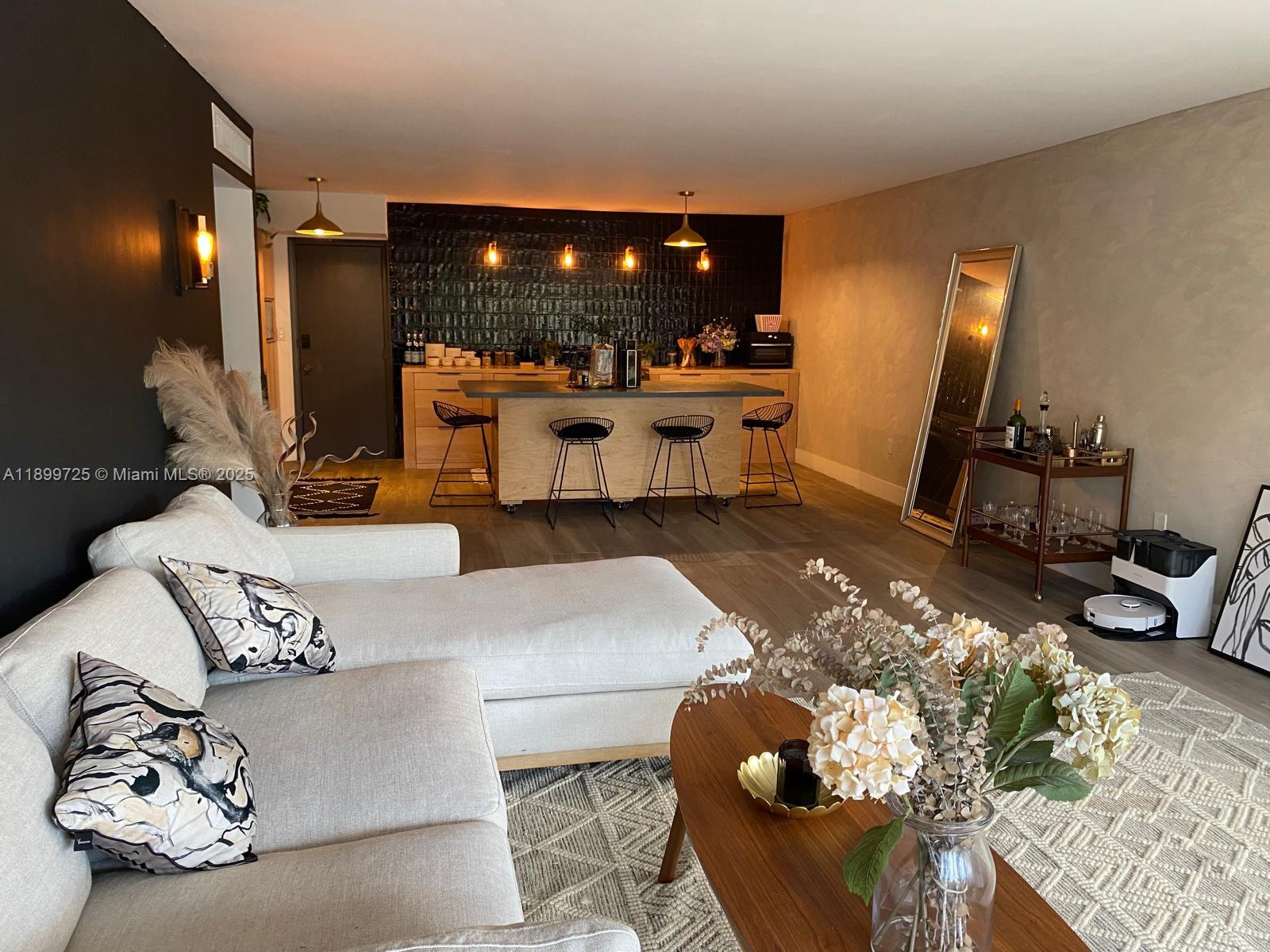 Galen Breakers Condominiu