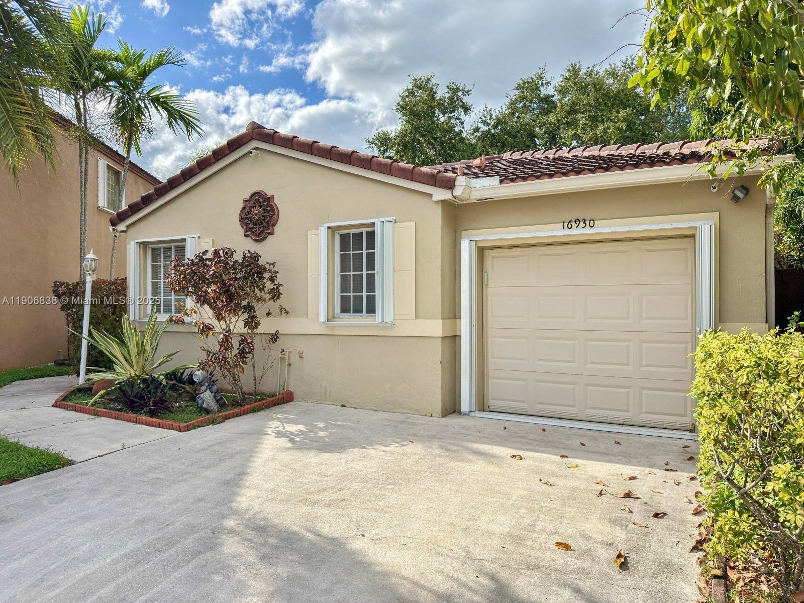 Weitzer Serena Lakes West